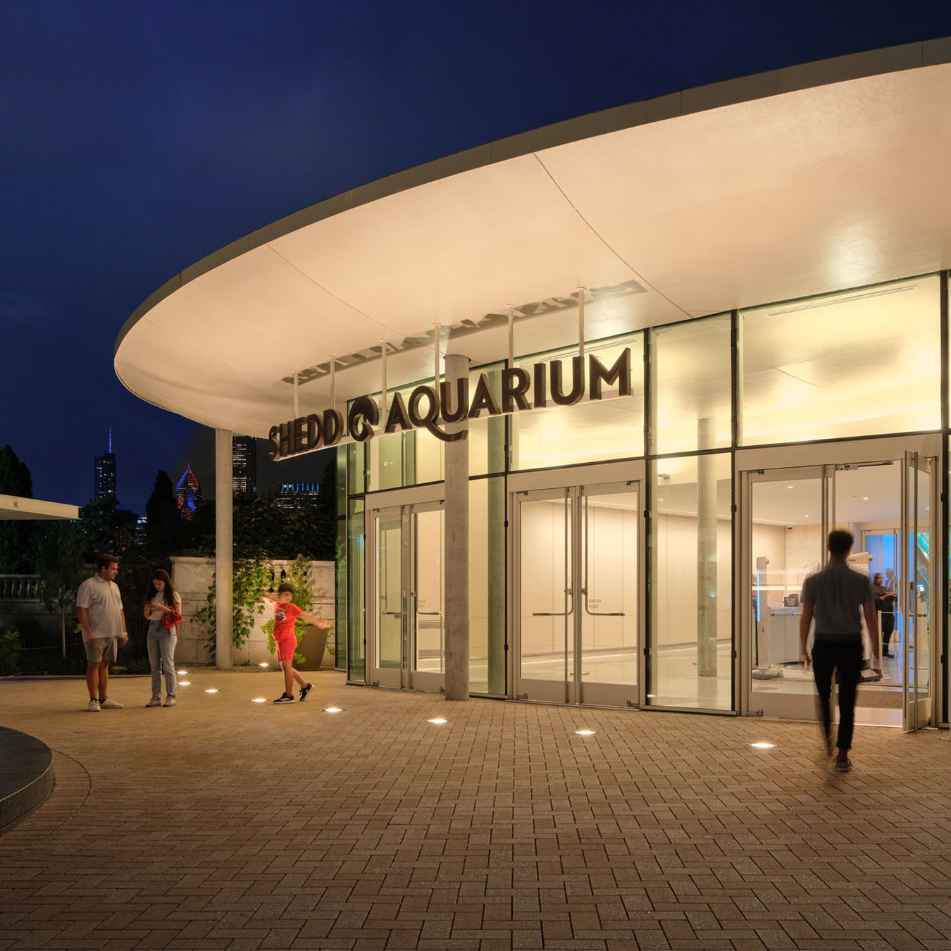 Exterior of Shedd Aquarium at night