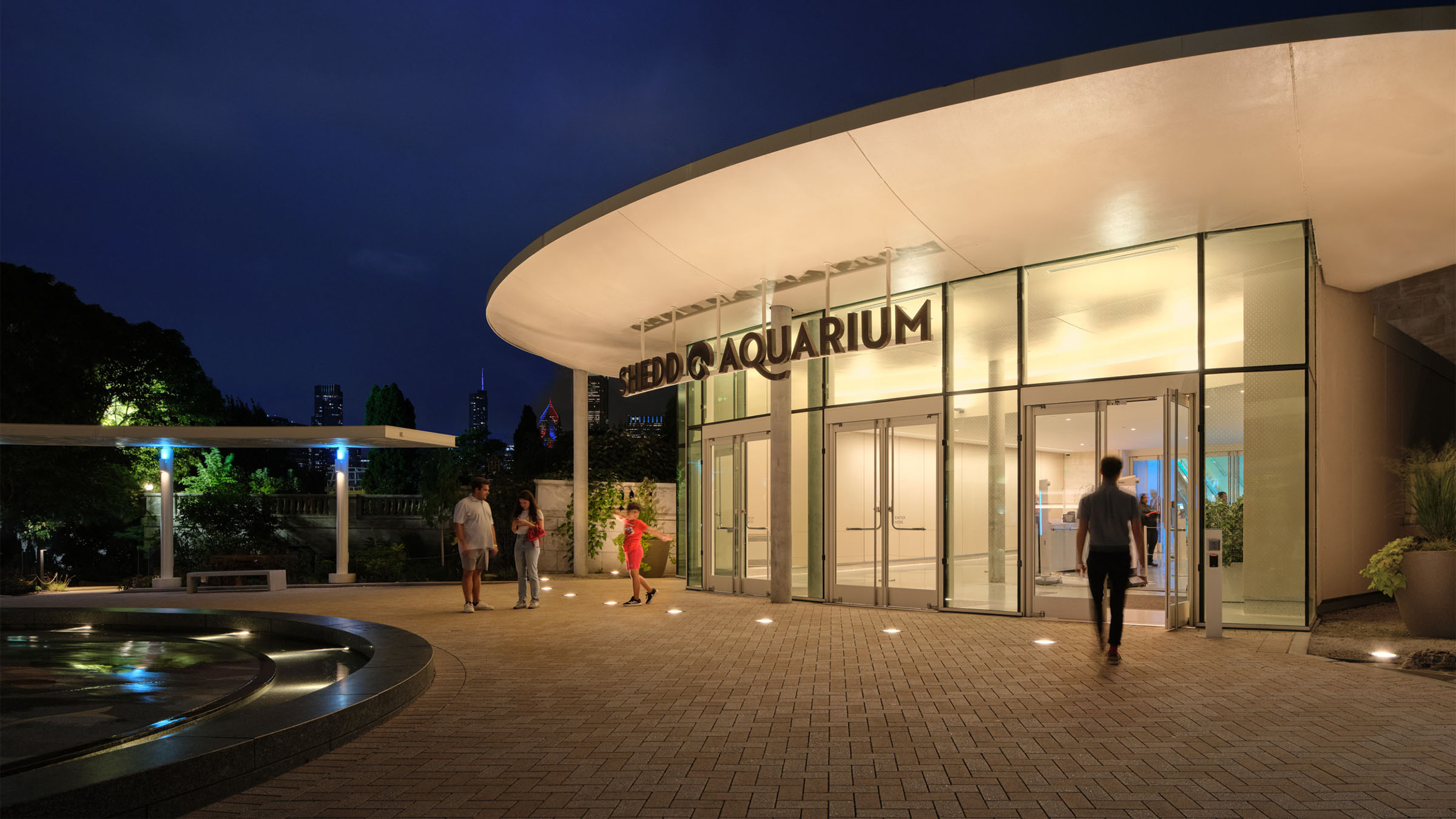 Exterior of Shedd Aquarium at night